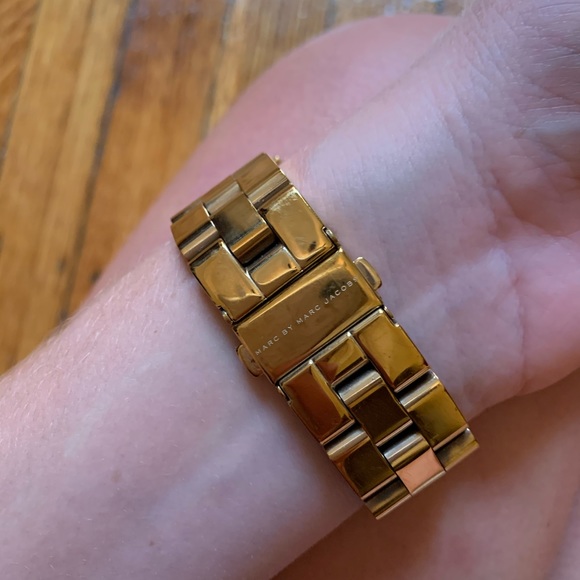 Marc by Marc Jacobs Watch (Gold) - Picture 3 of 3